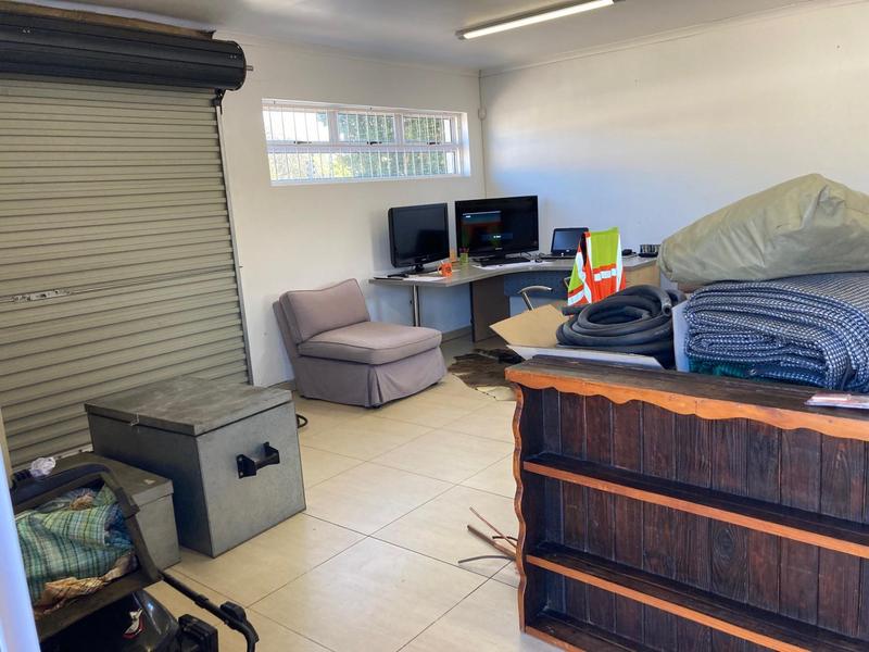 To Let Commercial Property for Rent in Newton Park Eastern Cape